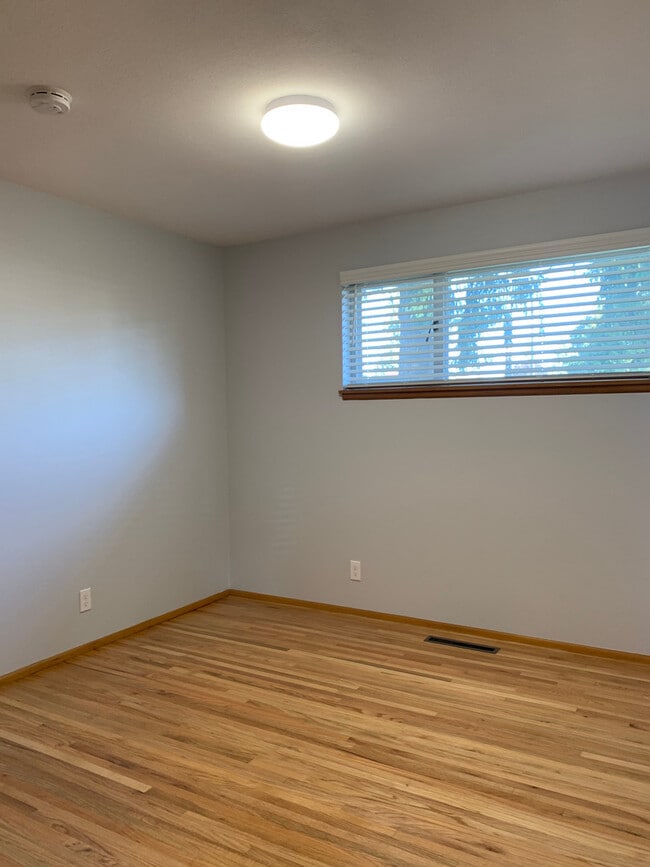 Photo - Beautiful 4 Bedroom 1.5 Bath Rambler in Parkland!!!