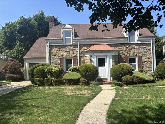 Building Photo - 61 Kenwood Rd Rental