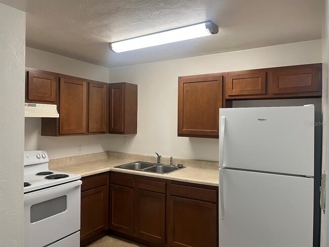 5730 NW 25th Terrace