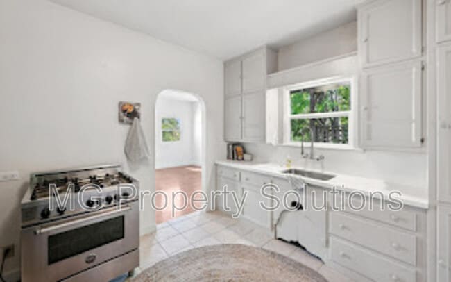 Photo - 21 Humboldt Ave