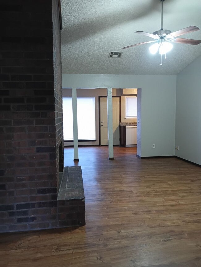 Photo - 3 bed, 2 bath - Carl Albert Schools!