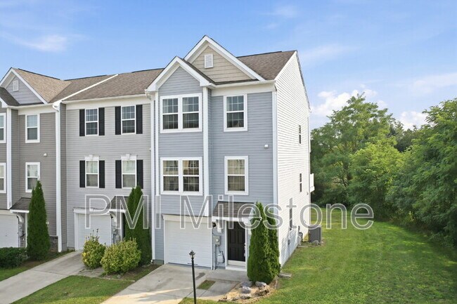 Building Photo - 100 Bertelli Ct