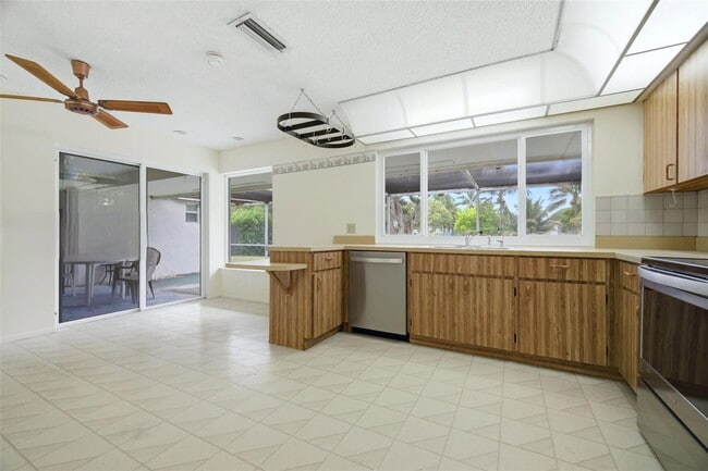 Photo - 920 NW 92nd Ave