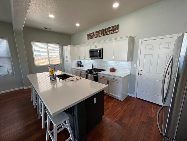 Photo - 645 W Fremont Ave