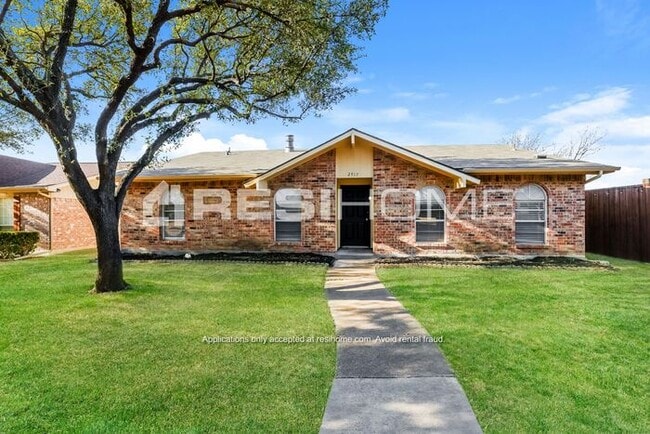Building Photo - 2917 Rolling Hills Dr