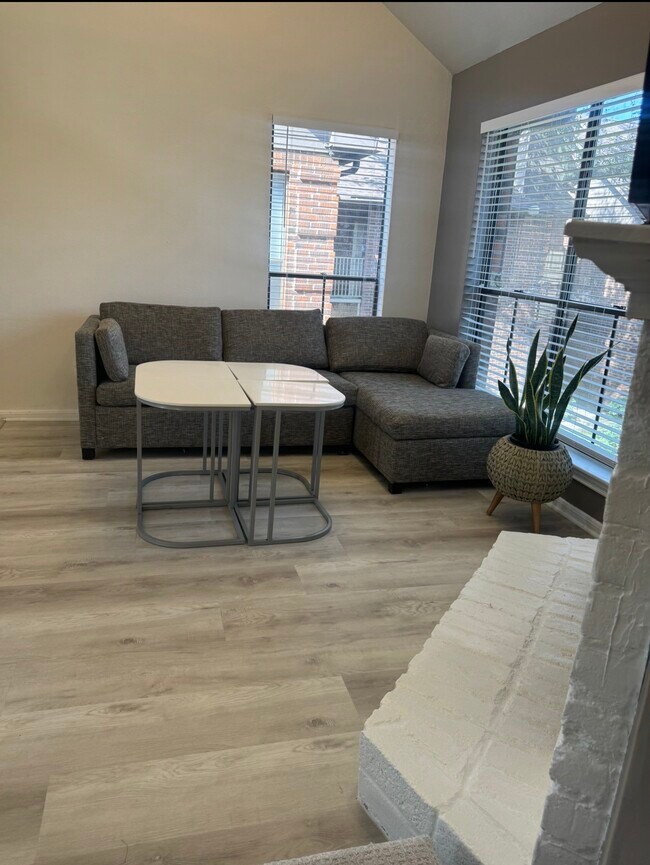 Photo - 3130 Walnut Bend Ln Unit 424