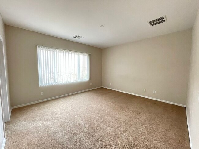 Photo - Carry Over Showing: This property has been shown before and will be rented to the first most qual...