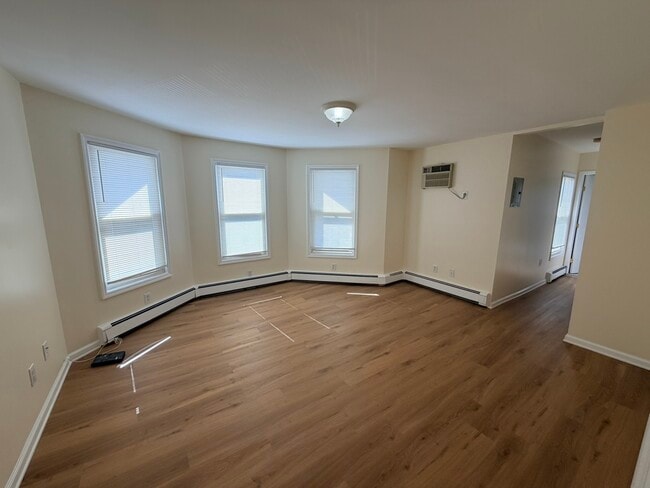 Photo - 14 Oakwood Ave Unit 4