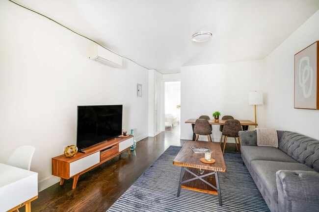 Photo - 359 W 39th St Unit ID1021818P