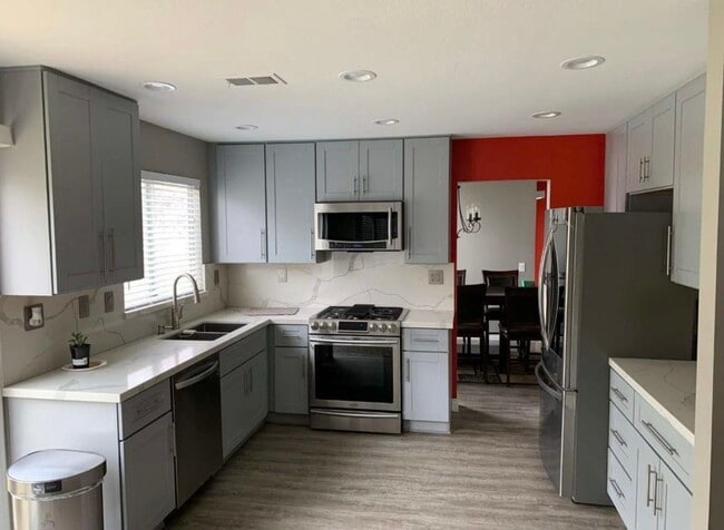 Photo - 45727 Kaastad Ct