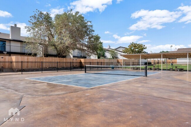 Photo - 3229 62nd St