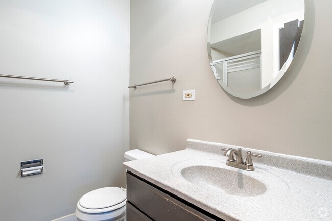 2BR, 2BA - 1,200SF - Primary Bathroom