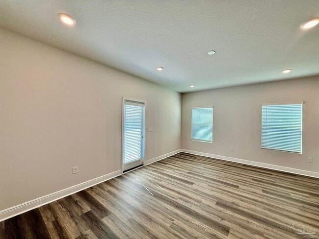 Photo - 4067 Pendragon Cir