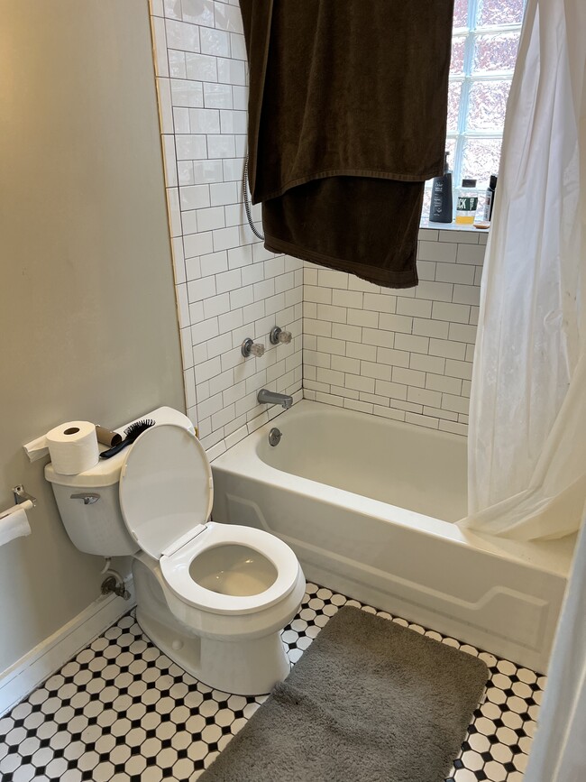 Photo - 315 W McMillan St