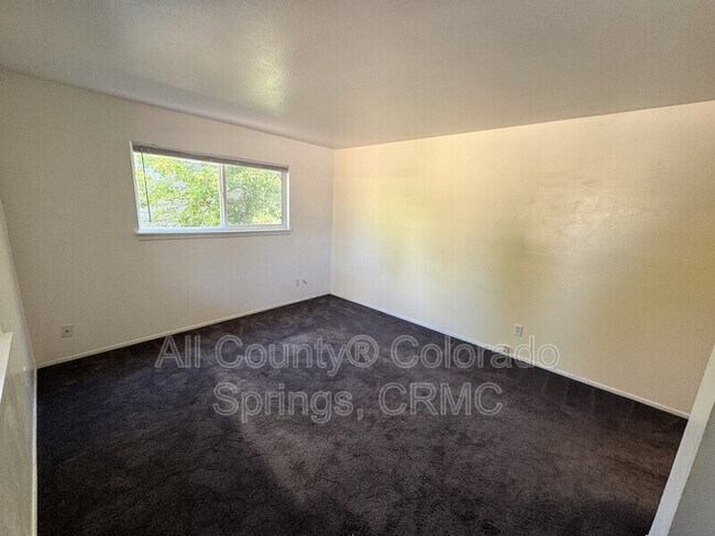 1129 Cree Dr Unit C