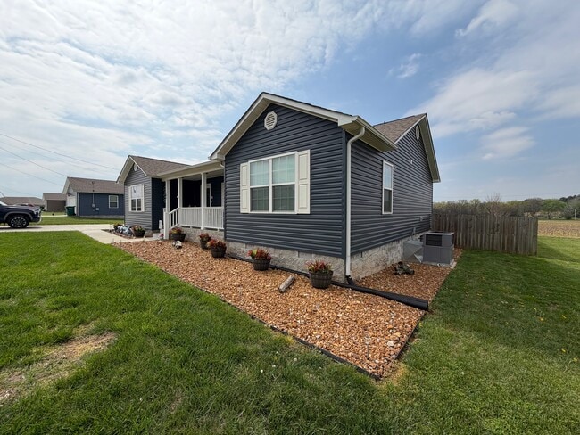 Photo - 605 Strawberry Dr