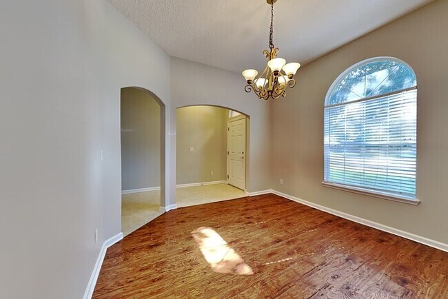 Photo - 6240 Hawk View Road