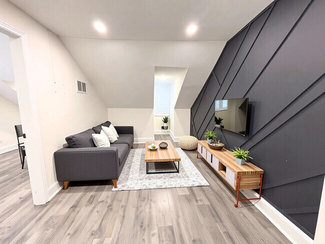 Photo - 87 Victoria Ave N Unit 3