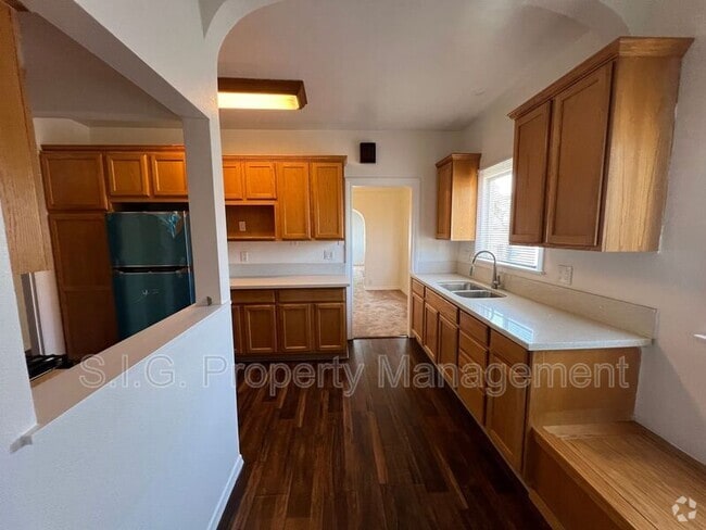 Building Photo - 1935 W 23rd St Unit #4 Rental