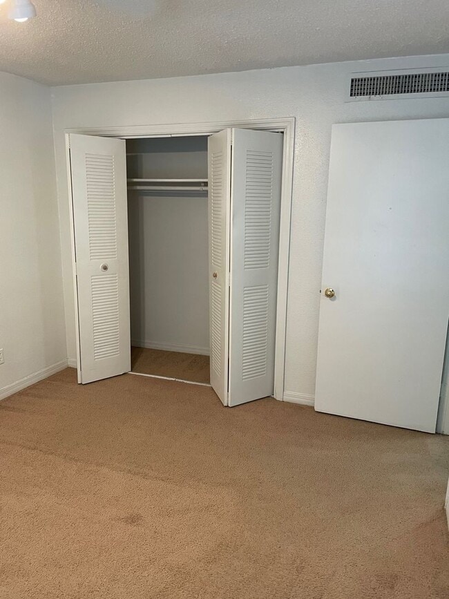 Building Photo - Ground Floor Two bedroom condo Unit 315-102