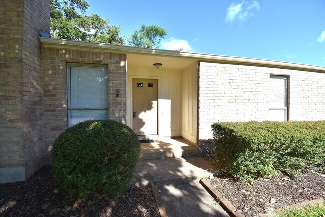 Photo - 1918 Liberty Point Ln