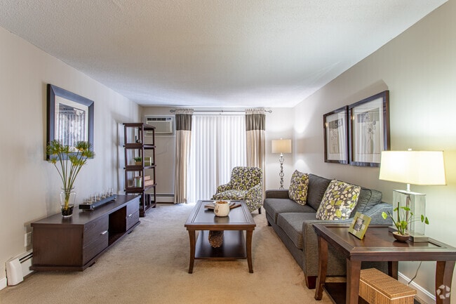 2BR, 1BA, 800 SF - Model