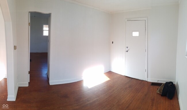 210 N Routiers Ave