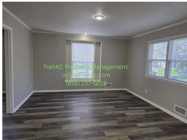 Photo - 1860 E 76th St