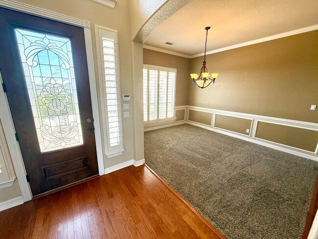 Photo - *COMING SOON* Luxurious 2-Story Home in Gated Stone Oak Community – Pool & Lawn Care Included