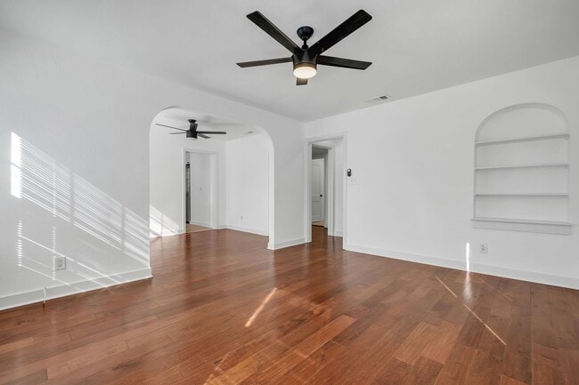 Photo - Renovated Midtown Apartment