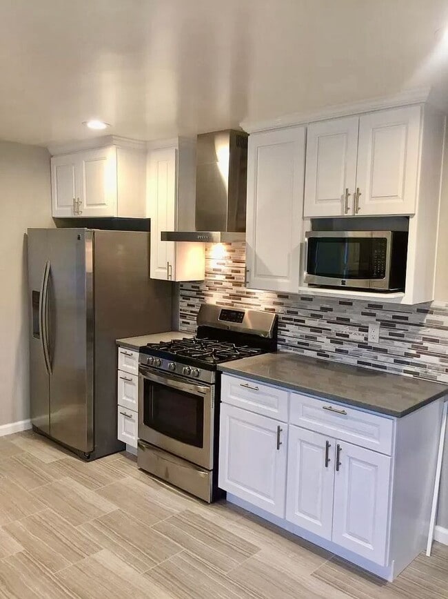 Van Sansul - Van Sansul Unit Apt 1