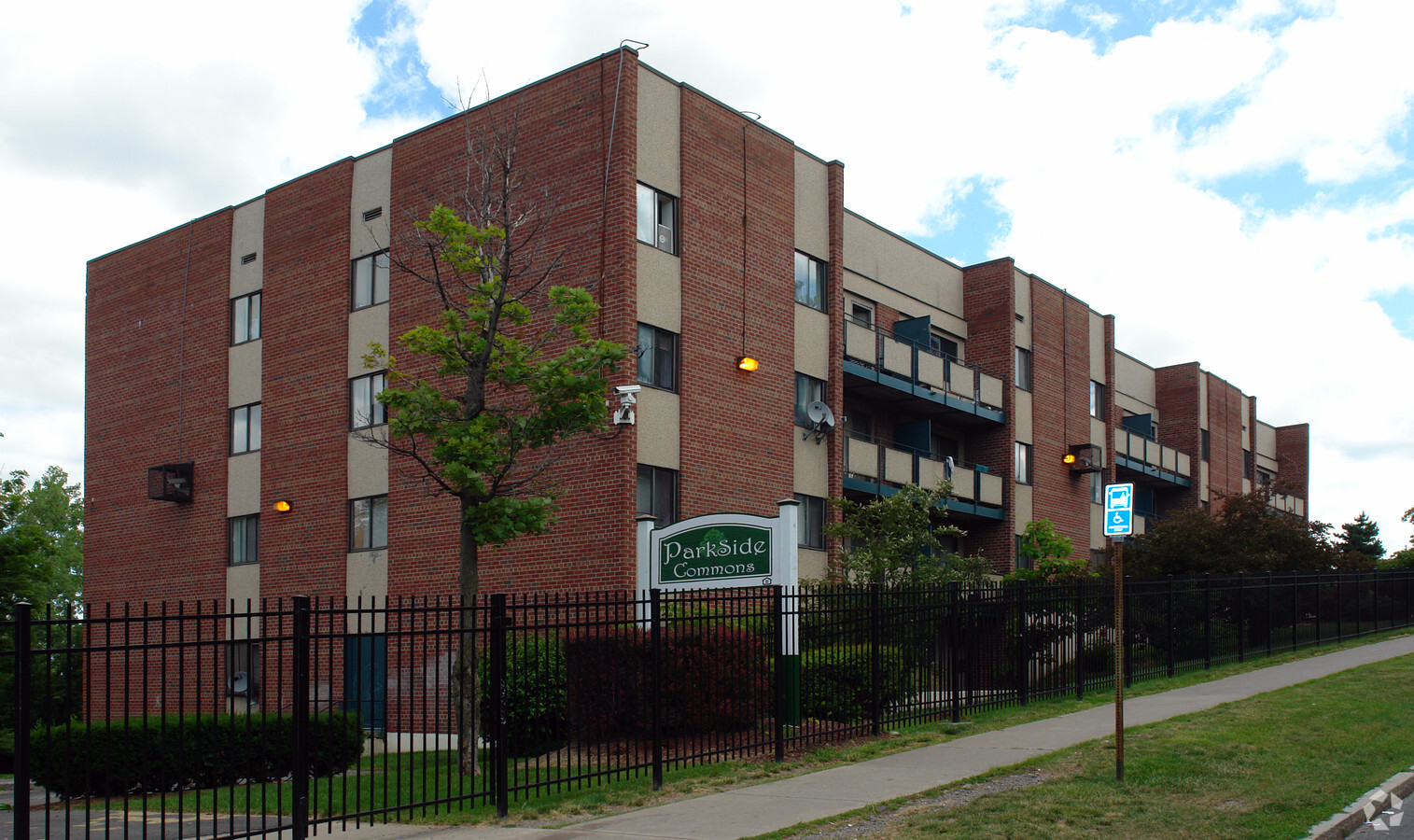 Parkside Commons - Parkside Commons Apartments
