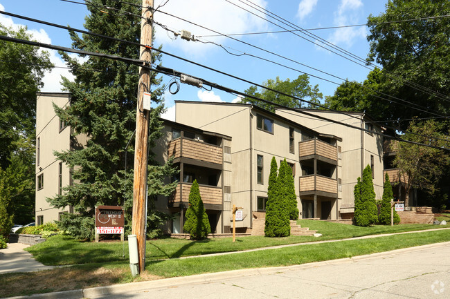 Treehouse West Apartments - Treehouse West Apartments