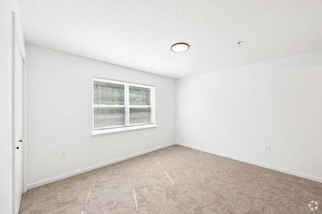 2BR, 2BA - 980SF - Primary Bedroom