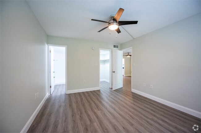 2BR, 2BA - 1,050SF - Primary Bedroom