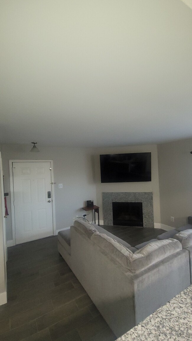 2750 Holly Hall St Unidad Briarwick Condos