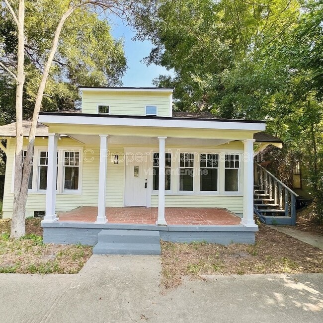 Building Photo - 2207 Bell St