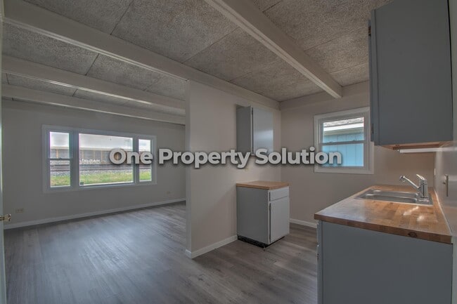 Photo - 1327 Logan St