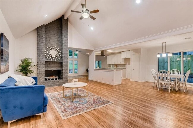 Photo - 11639 River Oaks Trail