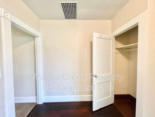 Photo - 1639-1639 E 31st St