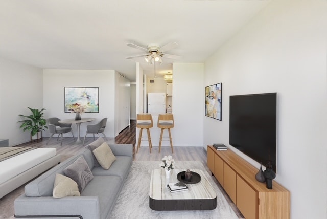 Photo - 4343 N Clarendon Ave Unit 718