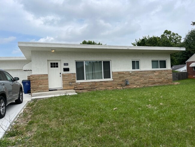 Building Photo - 1550 Frebis Ave