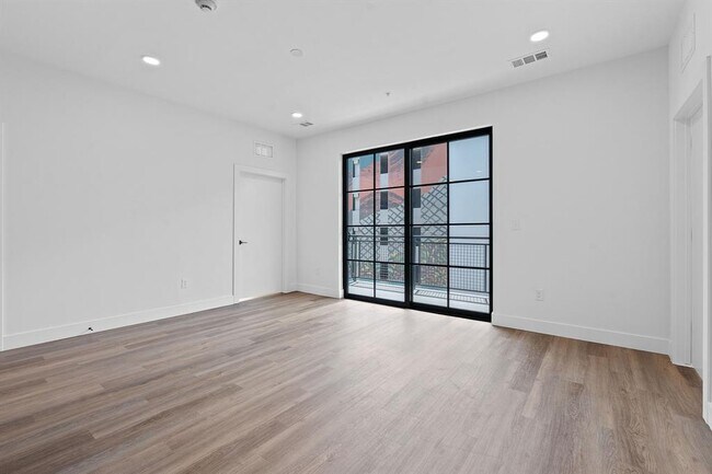 Photo - 4315 S Congress Ave Unidad 313 Rental