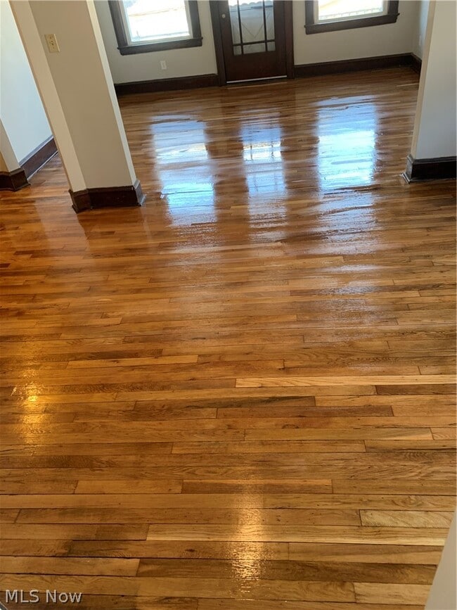 Photo - 1311 W 69th St Unit 4