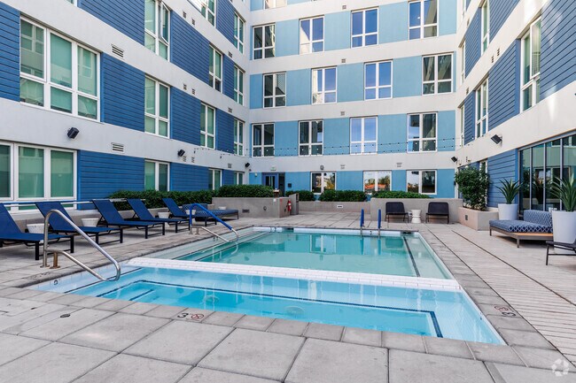 Pool - Hudson on Farmer