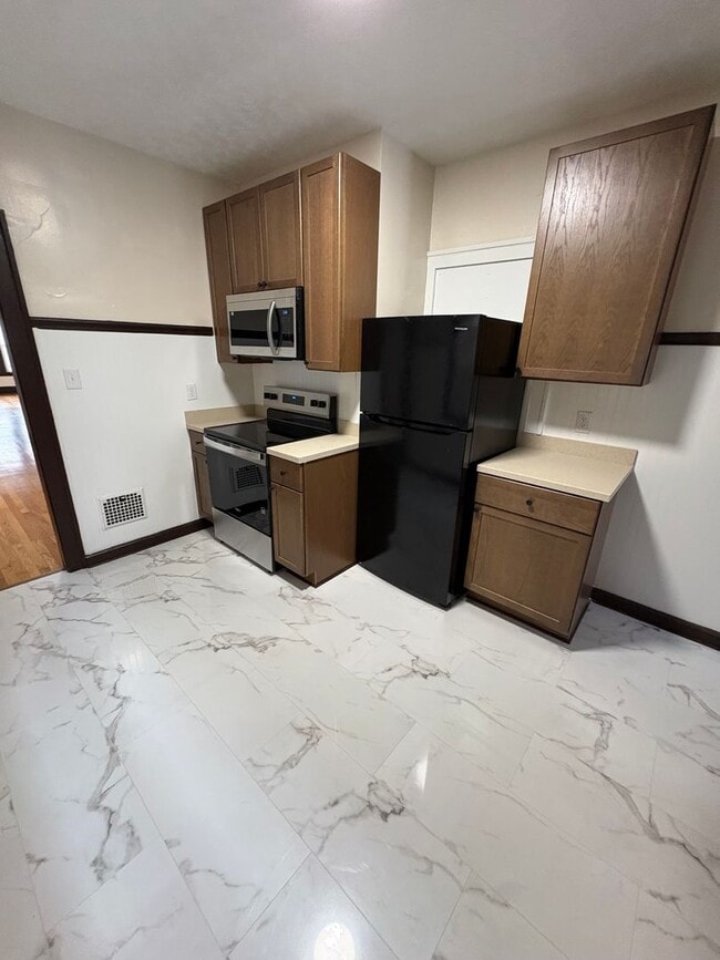 Photo - 327 E 7th St Unit 1st