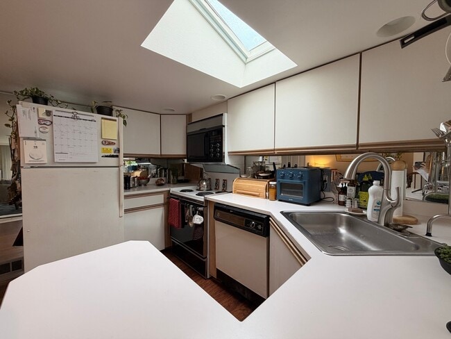 Photo - 1617 Vernon Rd