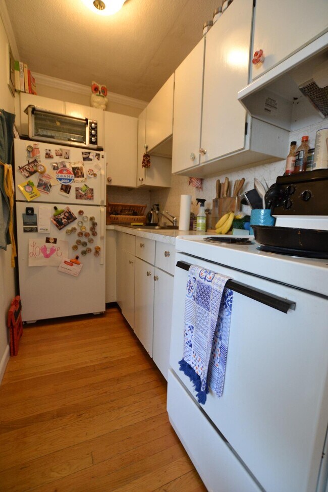 Photo - 152 Kelton St Unit 2