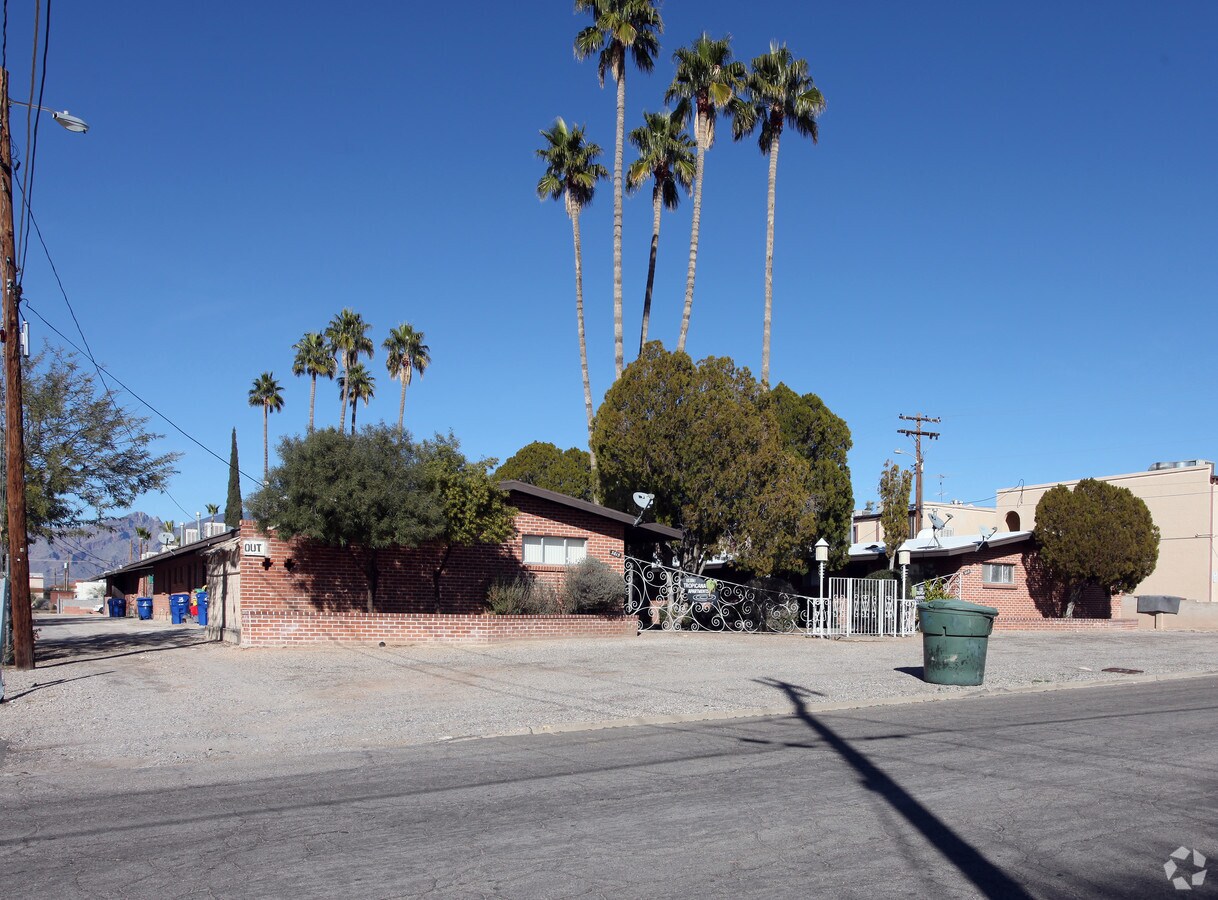 Photo - Tropicana Apartments