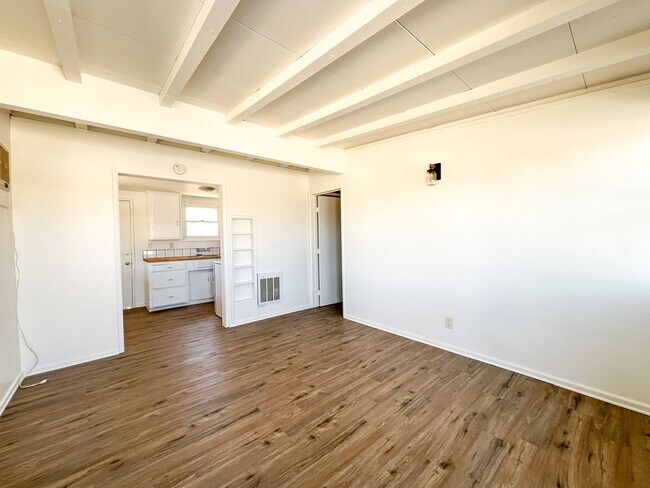 6067 Abronia Ave Unit 1